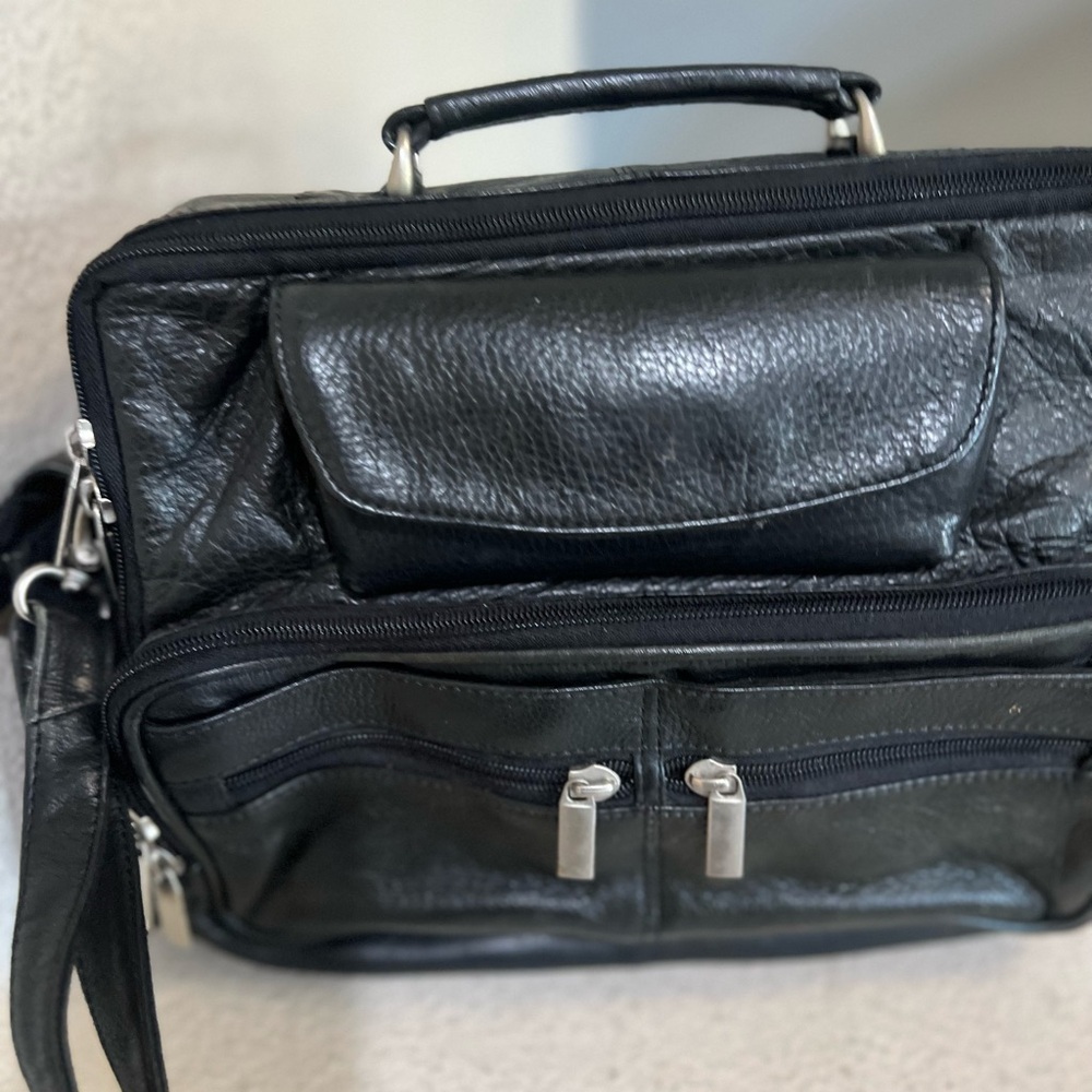 VNTG Wilson Black Leather Travel Messenger Bag Camera Bag Multiple Compartments - Picture 4 of 10